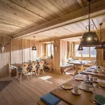 롯지 Berg'k'hof Kaisertal - Alpine Hideaway 에브스