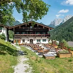 Berg'k'hof Kaisertal - Alpine Hideaway Chata *