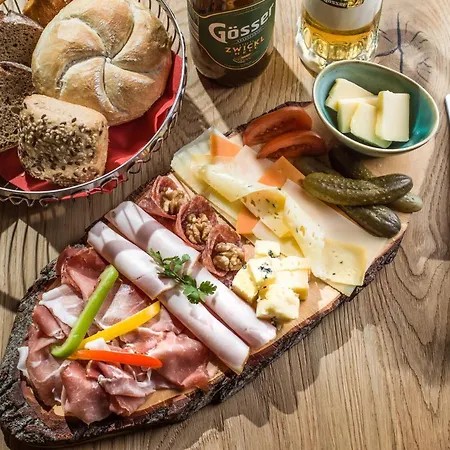 بيرغكهوف كايزرتال - ألبين هيداوي بيت خشبي *