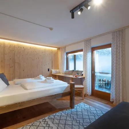 بيرغكهوف كايزرتال - ألبين هيداوي