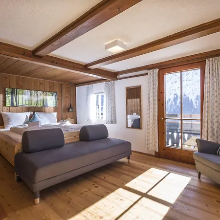 Lodge Berg'k'hof Kaisertal - Alpine Hideaway *