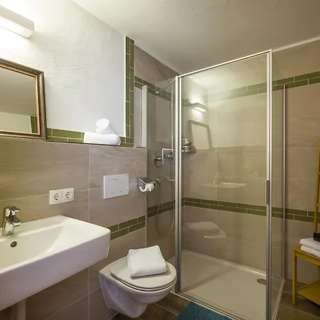 بيرغكهوف كايزرتال - ألبين هيداوي *