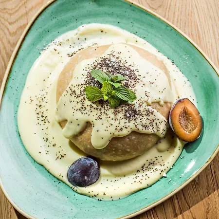 بيرغكهوف كايزرتال - ألبين هيداوي