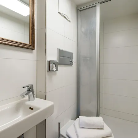 بيرغكهوف كايزرتال - ألبين هيداوي * ابسي