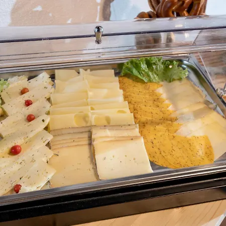 Berg'k'hof Kaisertal - Alpine Hideaway אכסניה אבס