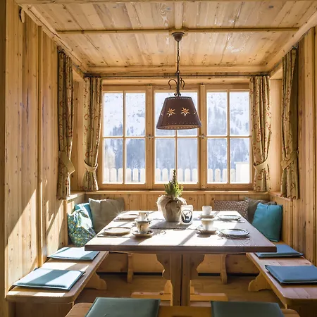 אכסניה Berg'k'hof Kaisertal - Alpine Hideaway אבס