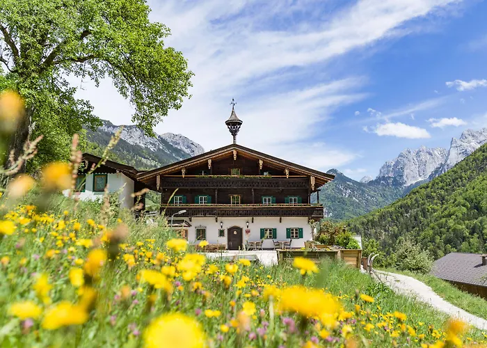 Hytte Berg'k'hof Kaisertal - Alpine Hideaway *