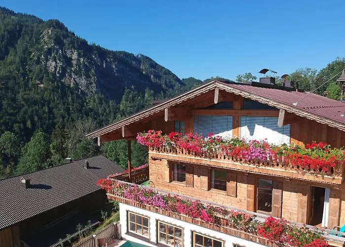 Hytte Berg'k'hof Kaisertal - Alpine Hideaway *